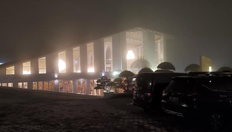 Lezatnya Sop Buntut Resto Cafe Istana Kuliner Bandungan Perlu Piknik