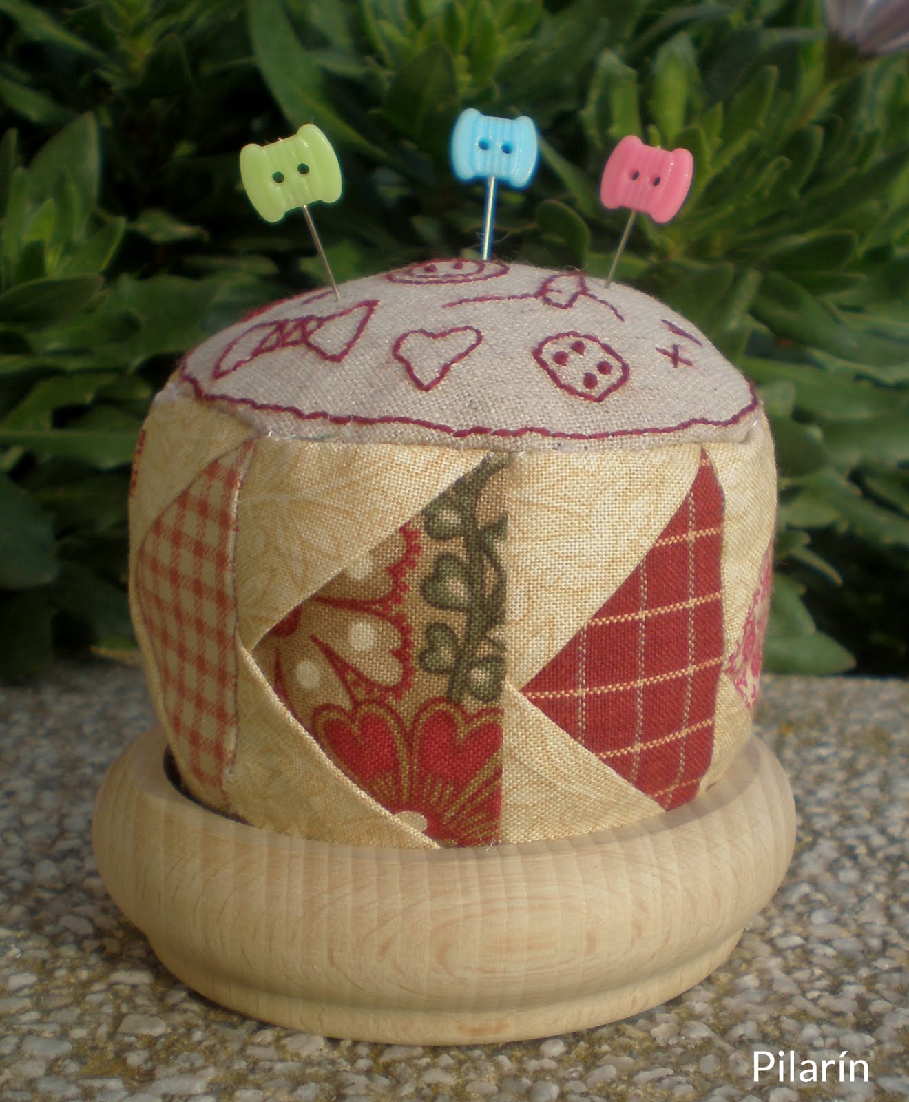 Alfiletero con Bordado y Patchwork