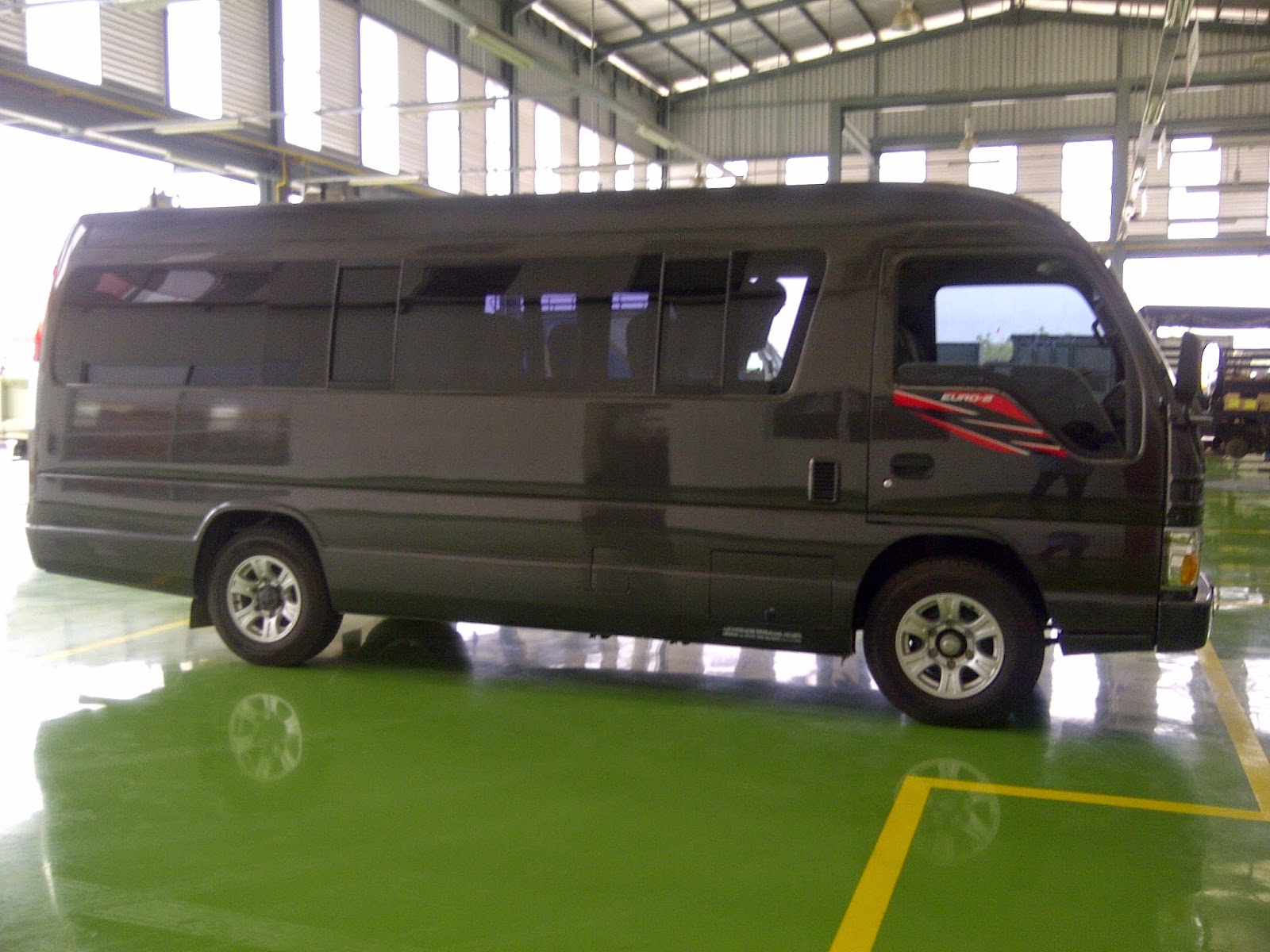 Galeri Gambar Modifikasi Mobil Isuzu Elf Mobiliobaru