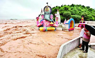 কাশ্মীরে ৬০ বছরের মধ্যে ভয়াবহ বন্যা