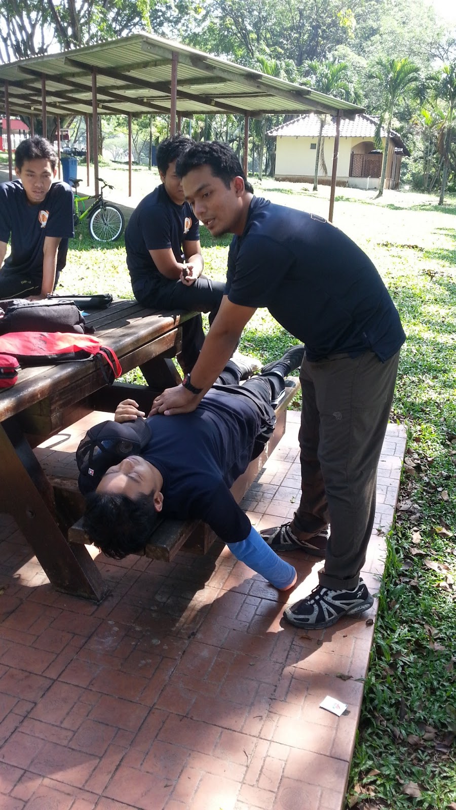 ASAS KEMBARA 2013: Peti Pertolongan Cemas (First Aid)