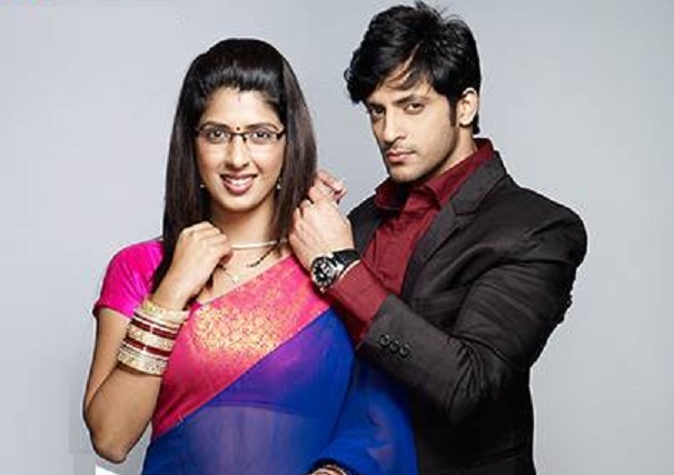 Vikas Manaktala & Aishwarya Sakhuja Sameer Couple Wallpaper Download