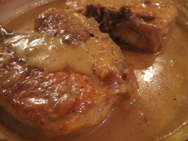 Stirring the Pot: Throwdown: Smothered Pork Chops