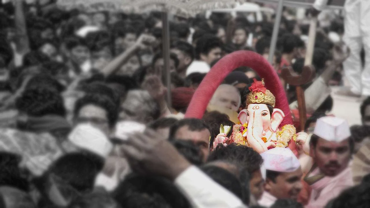 सार्वजनिक गणेशोत्सव - काल आणि आज - मराठी लेख | Sarvajanik Ganeshotsav Kaal Aani Aaj - Marathi Article