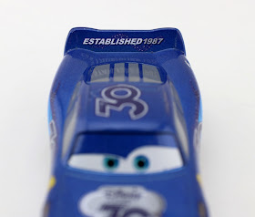 2017 holiday disney store cast member exclusive lightning mcqueen