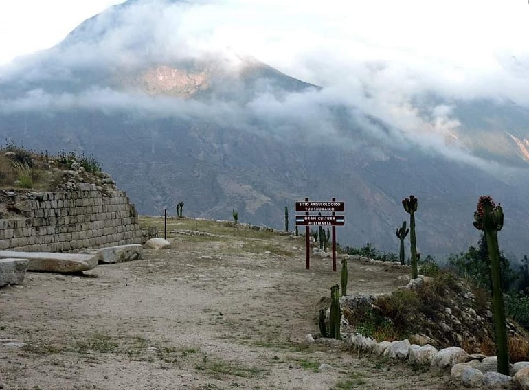 Tumshucaico sitio arqueológico situado en Caraz