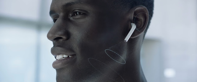 AirPods-With-Siri