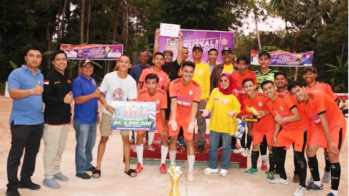 Turnamen Futsal Komara Cup 2022 Desa Koto Marapak Berakhir, Klinik Al Hijrah FC Juara Pertama