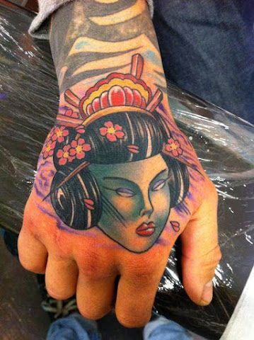 11 Enchanting Geisha Hand Tattoos