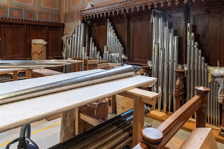 In der St.Galler Kirche St. Laurenzen wird gerade die Orgel ausgebaut, um sie quadrofonisch zu erweitern.