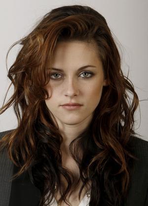 kristen stewart mullet haircut. Kristen Stewart new hair 2011