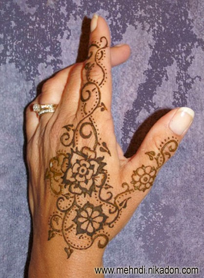 BEAUTIFUL WALLPAPERS: Beautiful Hand Henna Designs For ...