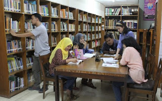 Artikel Perpustakaan, Review, Repository UIN Jakarta