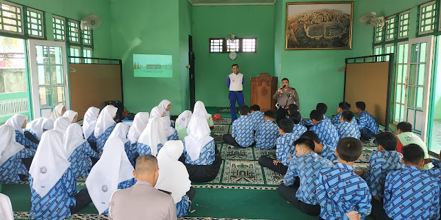 Generasi Melek Safety Riding di SMP Negeri 9 Pontianak