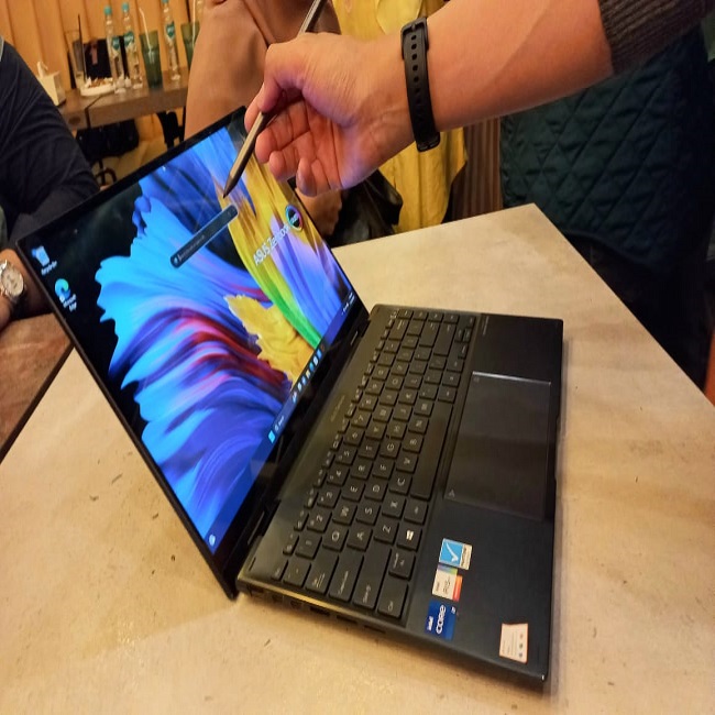 ASUS Zenbook 14 Flip OLED (UP5401)