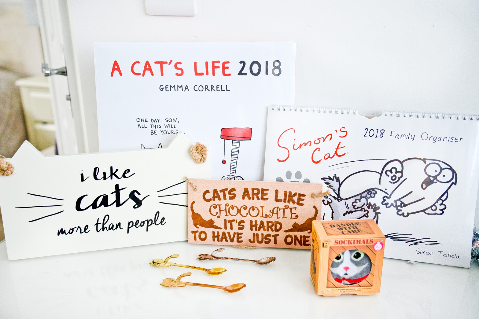 cat presents, presents for cat lovers, cat calendars, cat gifts 