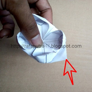Origami berbentuk teratai