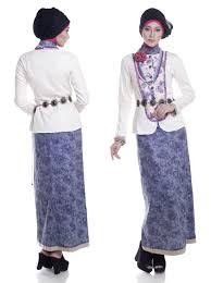  merupakan busana batik modern wanita dengan desain modern serta model terbaru menjadi baj 85+ Model Baju Batik Wanita Terbaru 2018, Eksklusif & Keren 100%