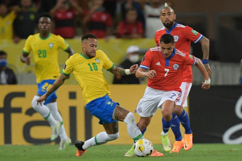 Brazil hits Chile with two goals