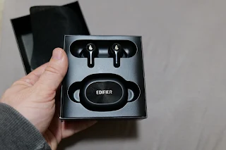 Edifier X5 charging dock