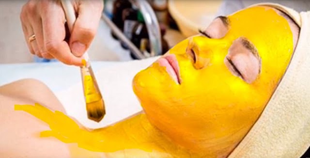 How is the turmeric face pack made and how does it benefit the skin?