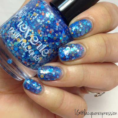 swatch of reverie nail lacquer polish open water