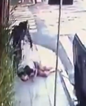 A CCTV footage making wave on the internet shows a woman identified as 19-year-old Letícia dos Santos Porto stabbing a man to death in front of a cafe in the city of Paranaguá, in Brazil. Leticia alleged the deceased, Guilherme Constanntino, 35, raped her as a child and he's also the father of her child. 