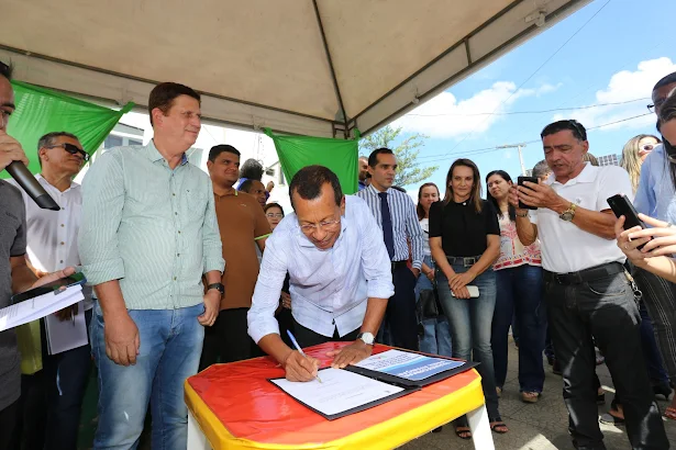 Prefeitura de Santo Antônio de Jesus realizou assinatura de ordem de serviço da Praça do Catavento