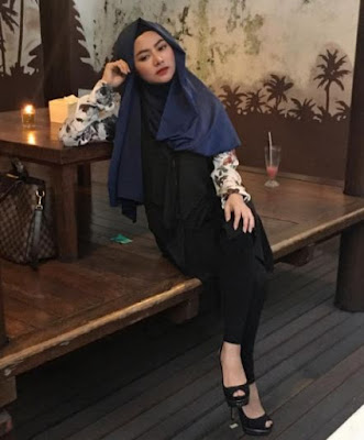 14 Foto Cantik Vitalia Shesya dalam Balutan Hijab, Bikin Adem Bro!