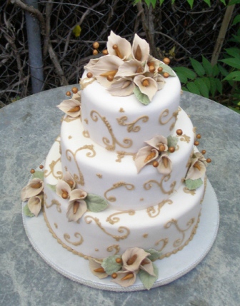 upside down wedding cake Champagne Sugar Calla Lily cake