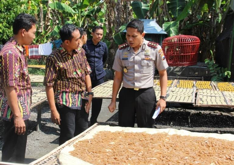 Pabrik Kerupuk di Ngawi Digerebek Polisi