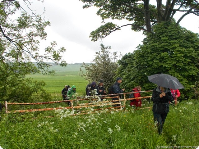 get yer brollies out foer the lads...