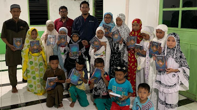 H.Ariefyanto Arsjad Salurkan Bantuan kitab Alquran Di Suppa Pinrang