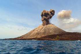 Image result for Gambar Pulau Krakatau