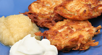 Latkes Apple Sause Sour Cream