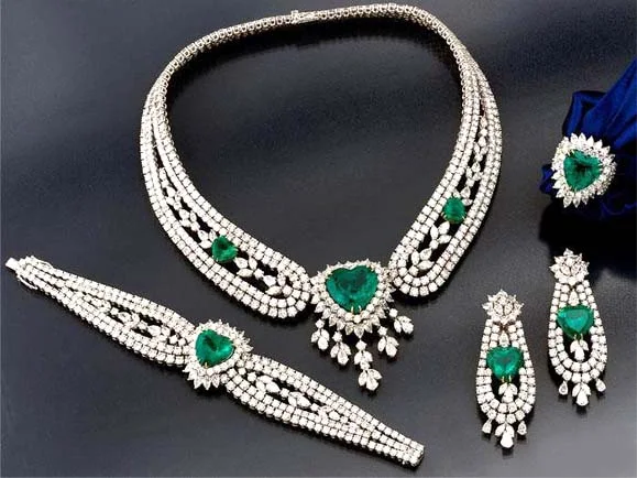 أفخم تصاميم المجوهرات والمصوغات الذهبيه الهندية Most luxurious indian jewelry designs