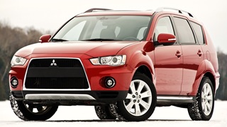 St. Alexis-des-Monts, QC - Jan. 19, 2010 - 2010 Mitsubishi Outlander (AWD)  Winter Ride and Drive. Photo courtesy Mitsubishi Canada. FOR EDITORIAL (MEDIA) USE ONLY.