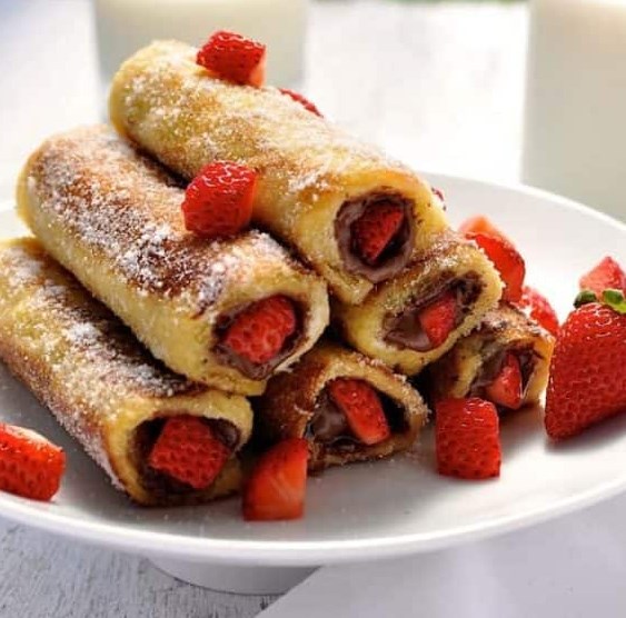 Strawberry Nutella French Toast Roll Ups #desserts #breakfast
