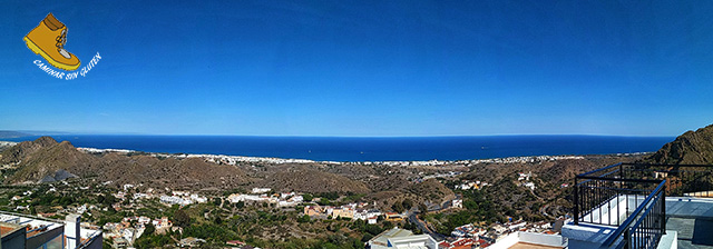 Panorámica desde el Mirador del Castillo del pueblo de Mojácar de la zona de la playa