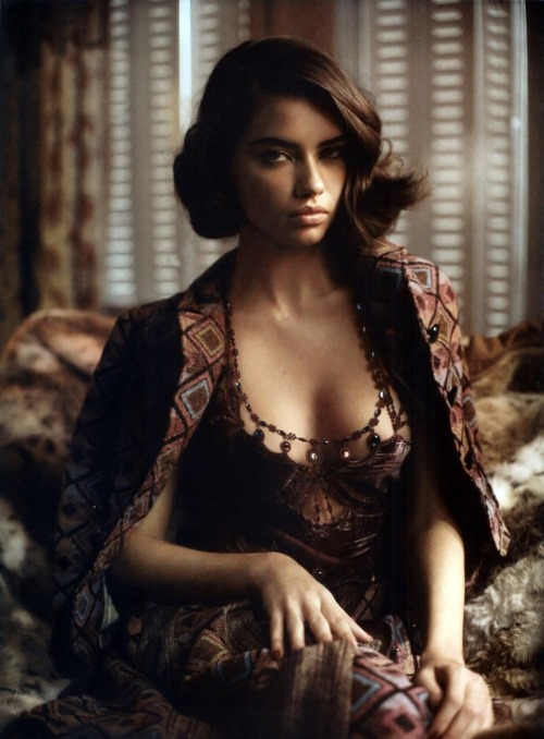 Adriana Lima Latest and Awesome Photoshot