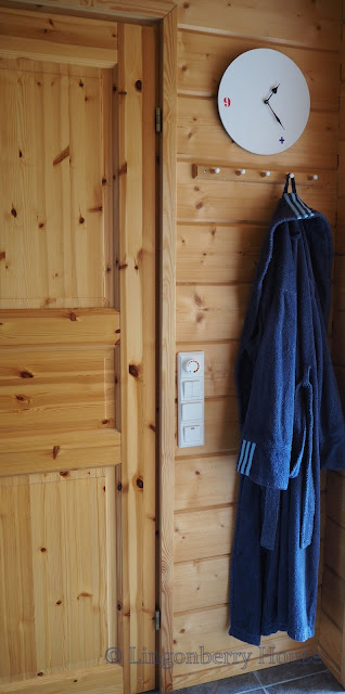 lingonberryhouse, saunahuoneen sisustus, decoration, sauna, fireplace