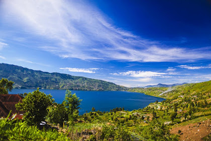 Berwisata Dengan Menikmati Keindahan Alam Di Danau Kembar Solok