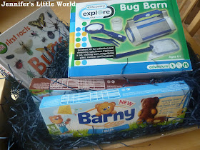 Bug hunting kit with Barny