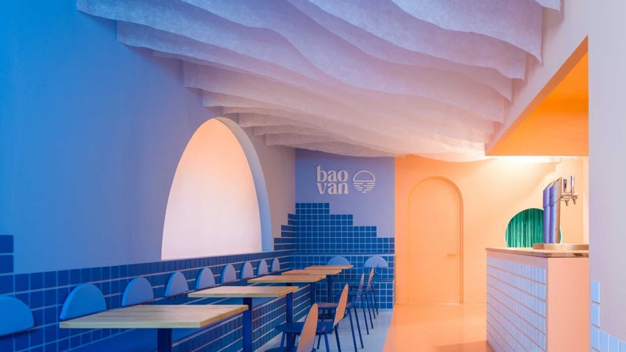 El diseño interior de este restaurante se inspiró en una puesta de sol en la playa