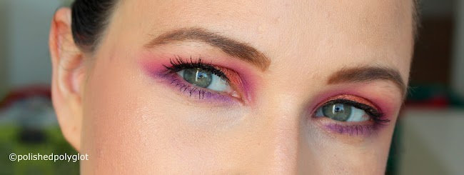 Bold & bright Makeup look in neon pink and copper