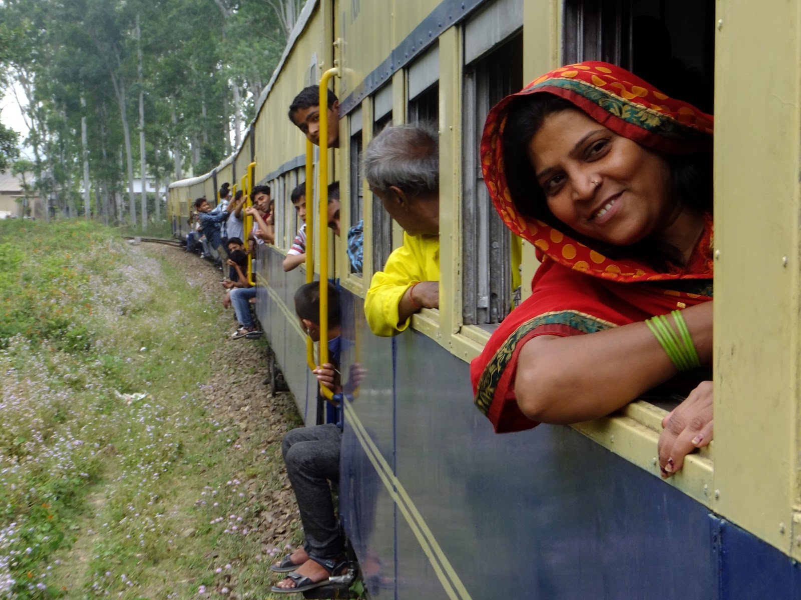 Image result for поездка на поезде в индии фото