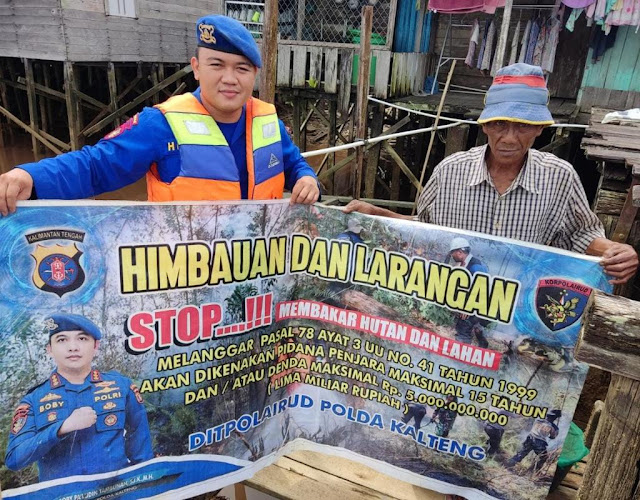 Personel Ditpolairud Ajak masyarakat Desa Bereng Turut Cegah Karhutla