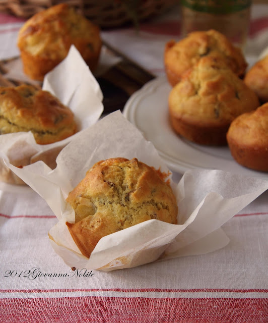 Muffin-funghi-porcini-secchi-fontina