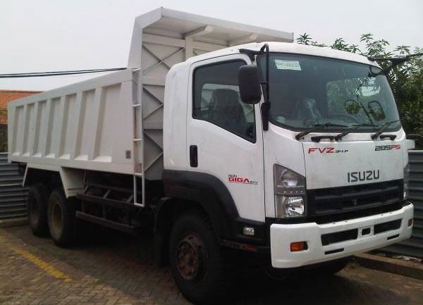 Jual ISUZU  GIGA  FVZ  285PS Mobil Bekas Rental Mobil