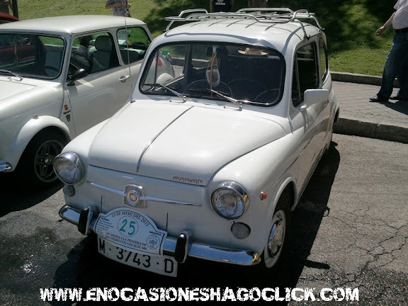 Los SEAT 600 más castizos acuden a la Pradera de San Isidro (Madrid)